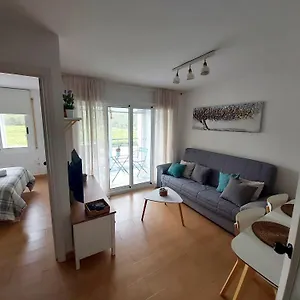 A 300 Mts De La Playa, 25 Minutos De Port Aventura Y 50 De Barcelona Coma-ruga